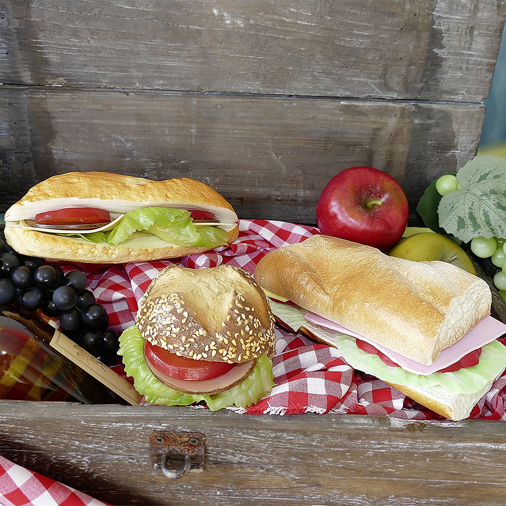 Baguettebrötchen belegt, 21 x 8 x 7 cm