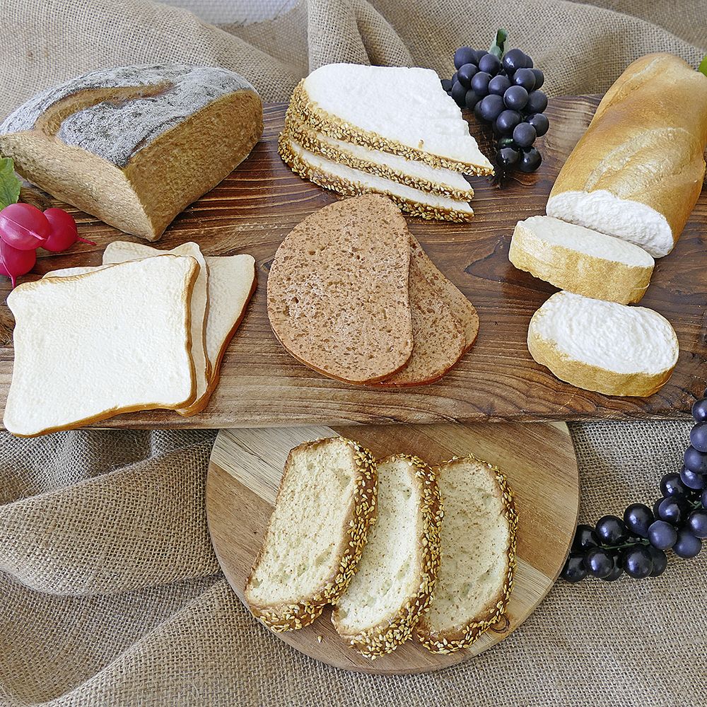 Brot-Viertel Attrappe, 20 x 15 x 8 cm