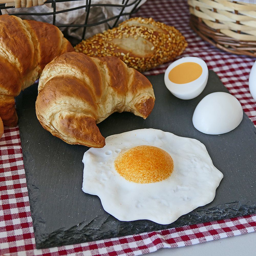 Ei halbiert 1 Stück, Kunststoff, mit Dotter, 4,5 x 6,5 cm