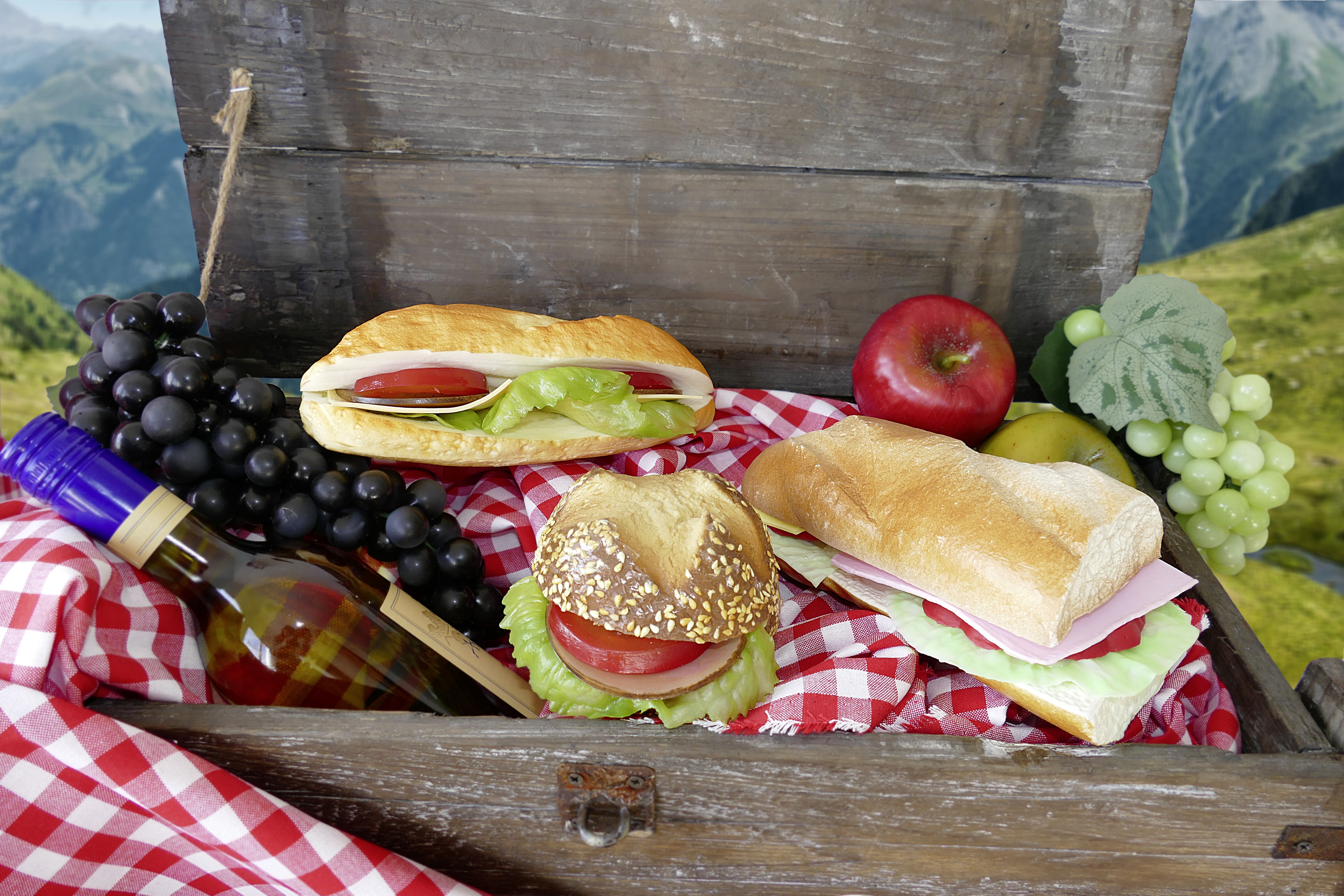 Baguettebrötchen belegt, 21 x 8 x 7 cm