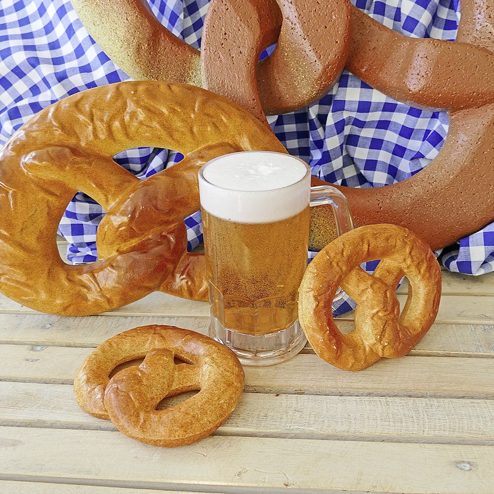 Brezel XL, 50 x 37 x 6 cm