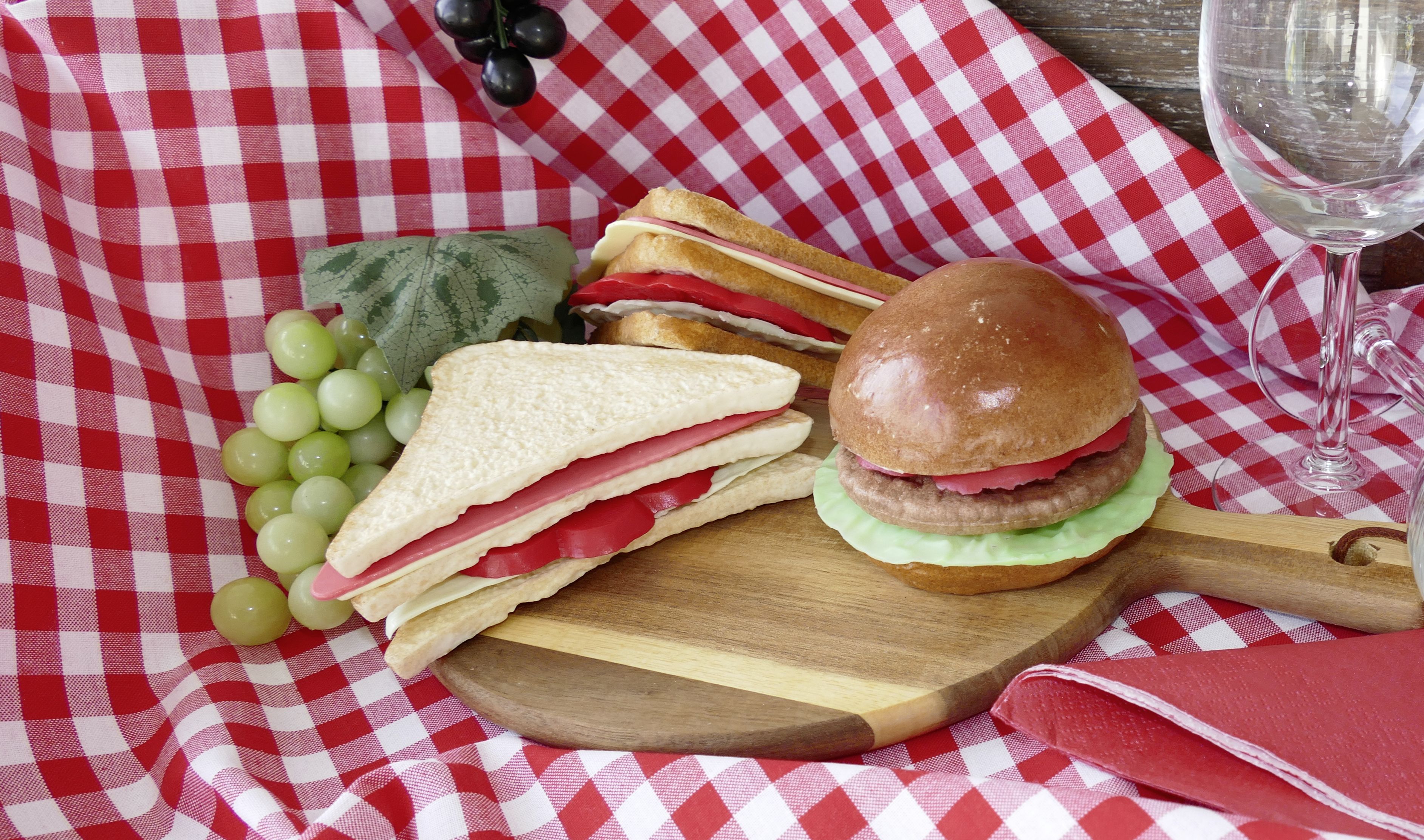 Club-Sandwich belegt, Kunststoff, 14,5 x 8 cm